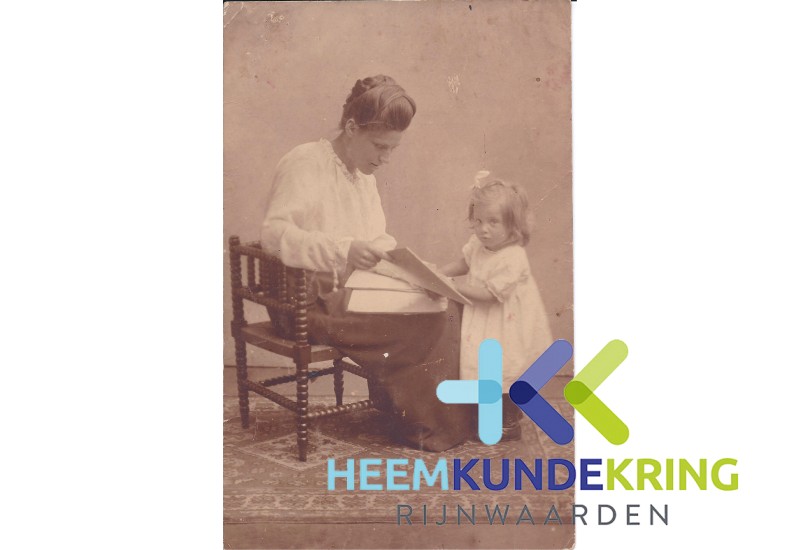 1917 Helene Derksen -Bernstein en Anneke F00000834